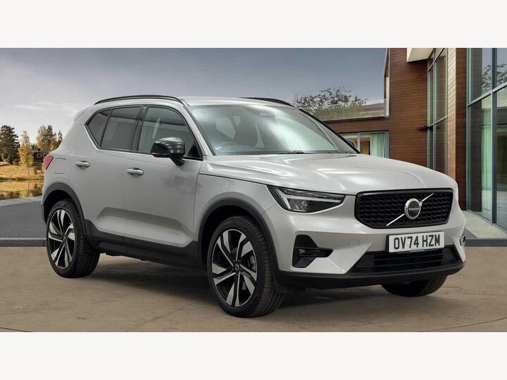Volvo XC40 2.0 B4 MHEV Plus Dark DCT Auto Euro 6 (s/s) 5dr