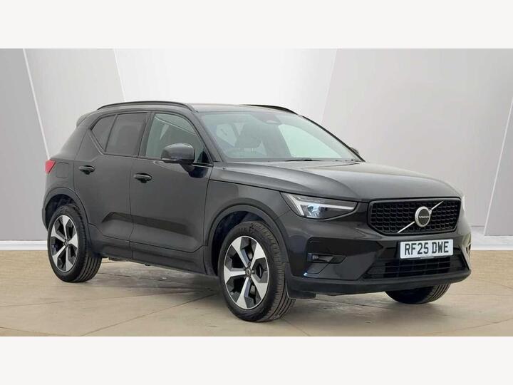 Volvo XC40 2.0 B3 MHEV Plus Dark DCT Auto Euro 6 (s/s) 5dr