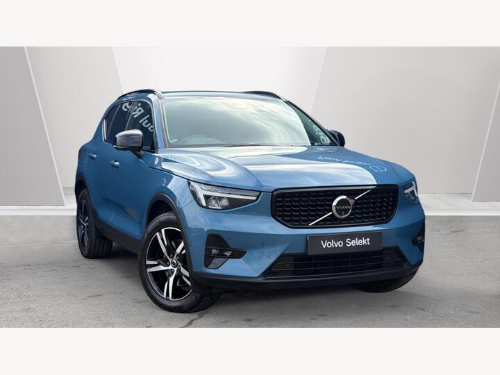Volvo XC40 2.0 B3 MHEV Plus Dark DCT Auto Euro 6 (s/s) 5dr