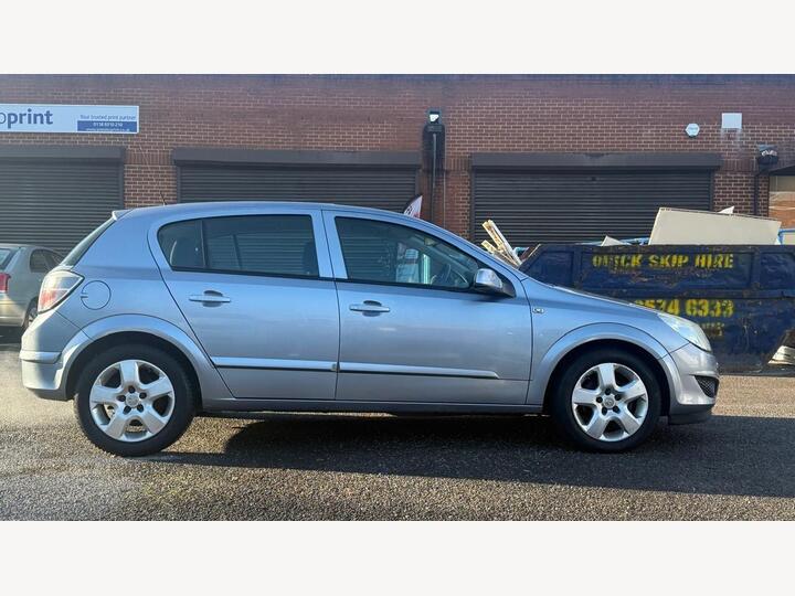 Vauxhall Astra 1.6i 16v Club 5dr Vauxhall Astra 1.6i 16v Club 5dr