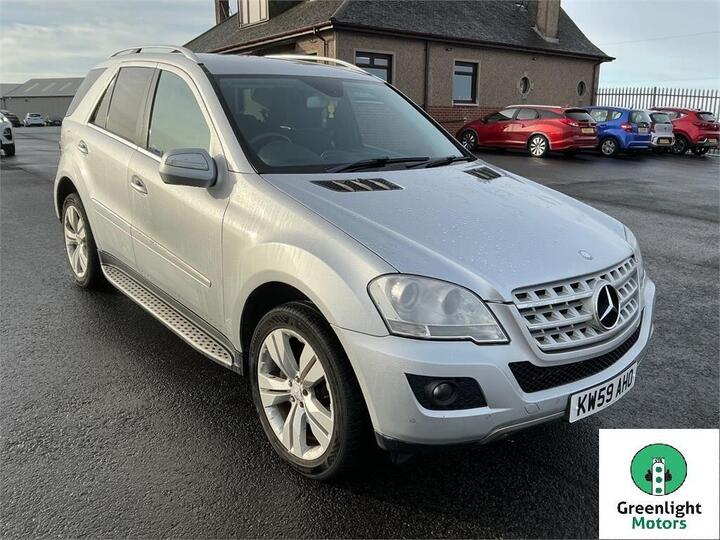 Mercedes-Benz M Class 3.0 ML350 CDI V6 BlueEfficiency Sport Tiptronic 4WD Euro 4 5dr Mercedes-Benz M Class 3.0 ML350 CDI V6 BlueEfficiency Sport Tiptronic 4WD Euro 4 5dr