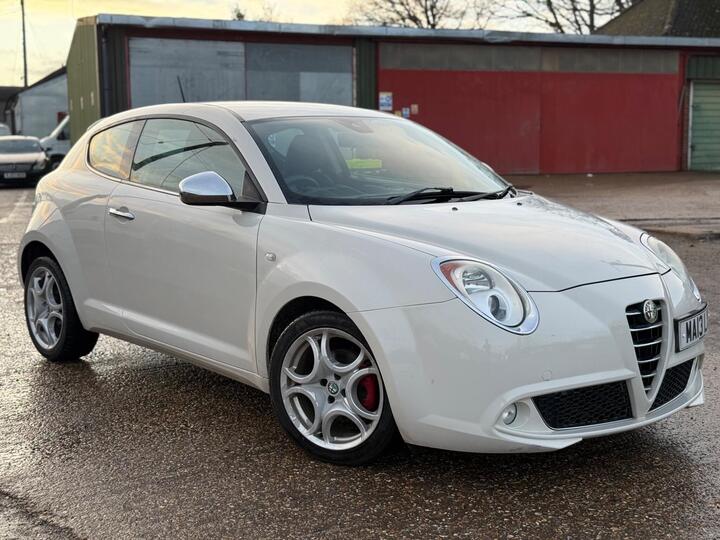 Alfa Romeo MiTo 1.4 TB MultiAir Distinctive TCT Euro 5 (s/s) 3dr Alfa Romeo MiTo 1.4 TB MultiAir Distinctive TCT Euro 5 (s/s) 3dr