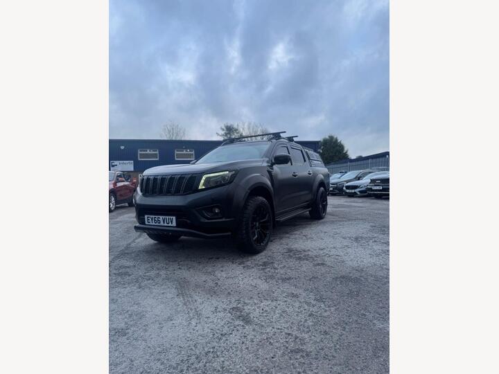 Nissan NAVARA 2.3 DCi Tekna Auto 4WD Euro 6 4dr