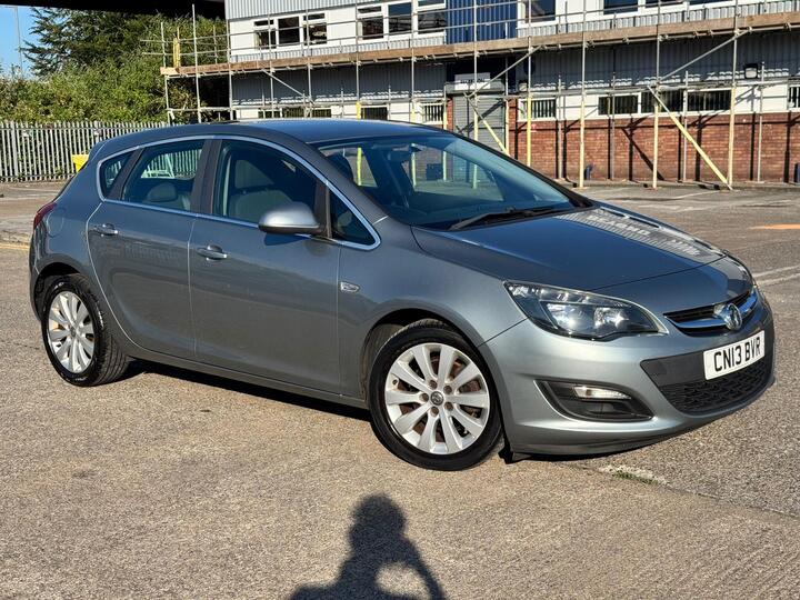 Vauxhall Astra 1.7 CDTi EcoFLEX Tech Line Euro 5 (s/s) 5dr