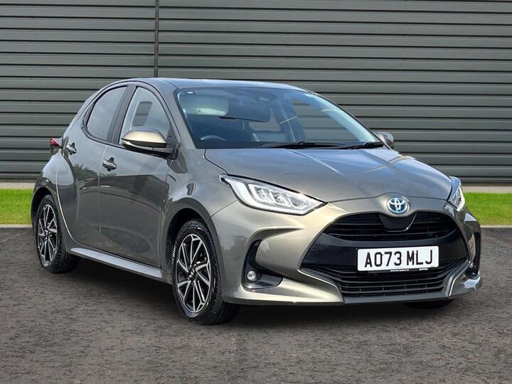 Toyota Yaris 1.5 VVT-h Design E-CVT Euro 6 (s/s) 5dr