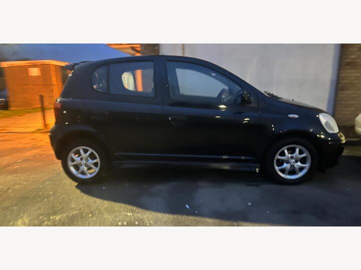 Toyota Yaris 1.3 VVT-i Colour Collection 5dr