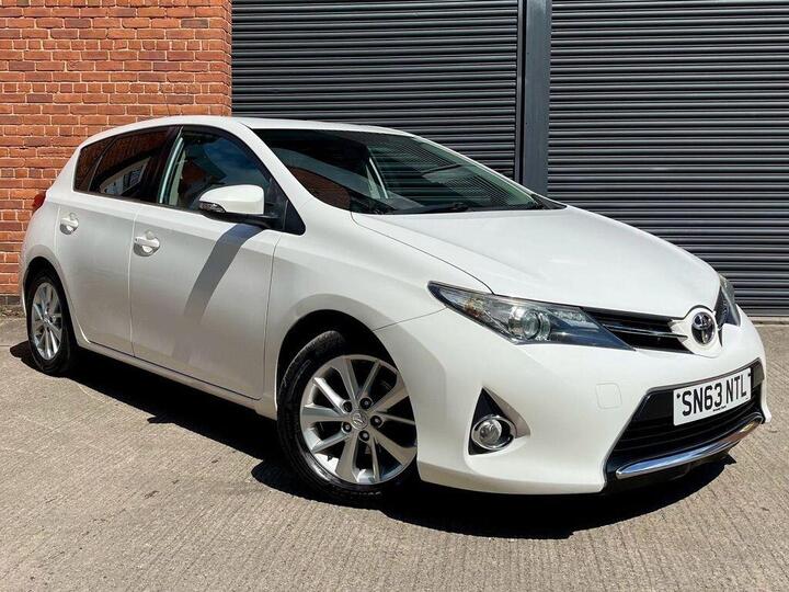 Toyota Auris 1.33 Dual VVT-i Icon Euro 5 (s/s) 5dr Toyota Auris 1.33 Dual VVT-i Icon Euro 5 (s/s) 5dr