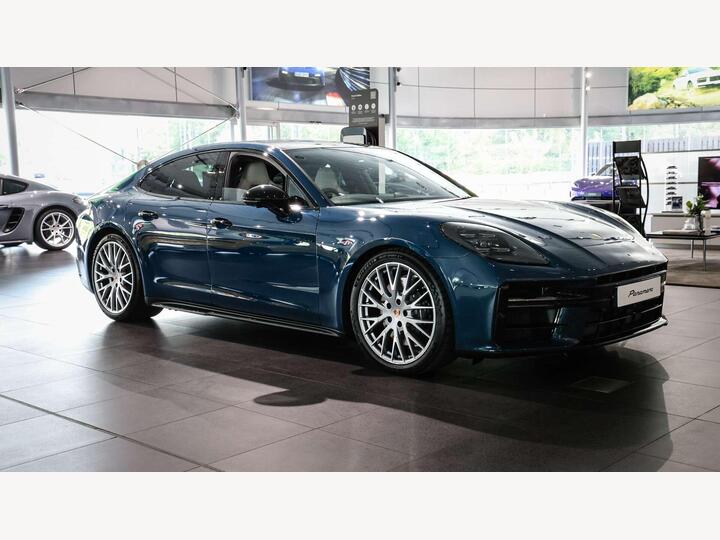 Porsche Panamera 2.9 V6 25.9kWh 4 E-Hybrid Saloon PDK 4WD Euro 6 (s/s) 5dr Porsche Panamera 2.9 V6 25.9kWh 4 E-Hybrid Saloon PDK 4WD Euro 6 (s/s) 5dr