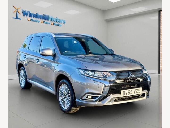 Mitsubishi Outlander 2.4h TwinMotor 13.8kWh Exceed Safety CVT 4WD Euro 6 (s/s) 5dr