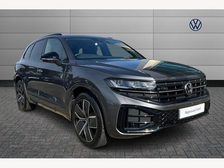 Volkswagen Touareg 3.0 TDI V6 Black Edition Tiptronic 4Motion Euro 6 (s/s) 5dr Volkswagen Touareg 3.0 TDI V6 Black Edition Tiptronic 4Motion Euro 6 (s/s) 5dr