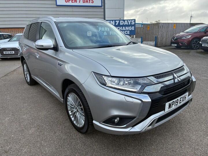 Mitsubishi OUTLANDER 2.4h TwinMotor 13.8kWh Juro CVT 4WD Euro 6 (s/s) 5dr