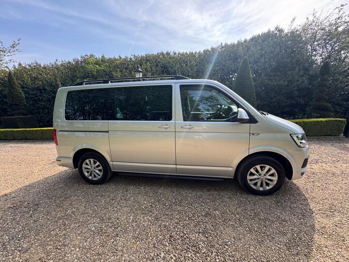 Volkswagen Caravelle 2.0 TSI BlueMotion Tech Executive Euro 6 (s/s) 5dr Volkswagen Caravelle 2.0 TSI BlueMotion Tech Executive Euro 6 (s/s) 5dr