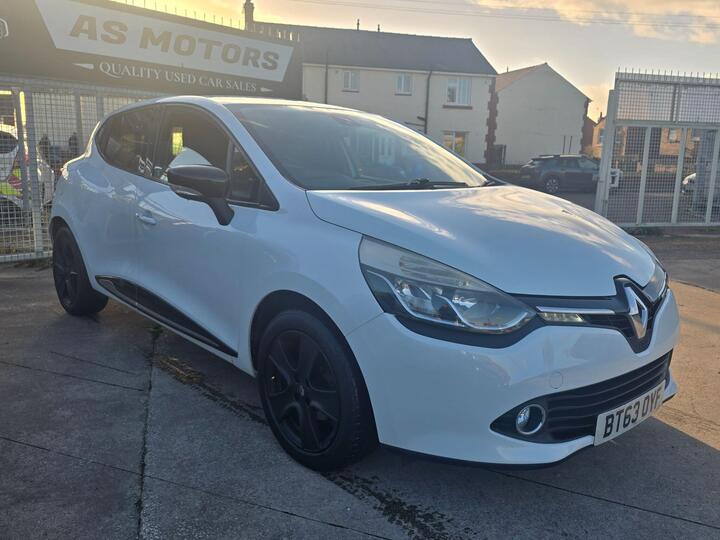 Renault Clio 0.9 TCe Dynamique MediaNav Euro 5 (s/s) 5dr Renault Clio 0.9 TCe Dynamique MediaNav Euro 5 (s/s) 5dr