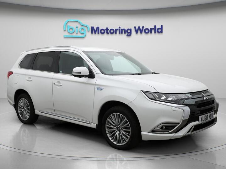 Mitsubishi Outlander 2.4h TwinMotor 13.8kWh 4h CVT 4WD Euro 6 (s/s) 5dr Mitsubishi Outlander 2.4h TwinMotor 13.8kWh 4h CVT 4WD Euro 6 (s/s) 5dr
