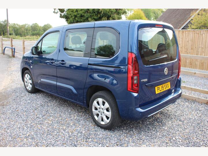 Vauxhall Combo Life 1.2 Turbo Energy Euro 6 (s/s) 5dr (7 Seat) Vauxhall Combo Life 1.2 Turbo Energy Euro 6 (s/s) 5dr (7 Seat)