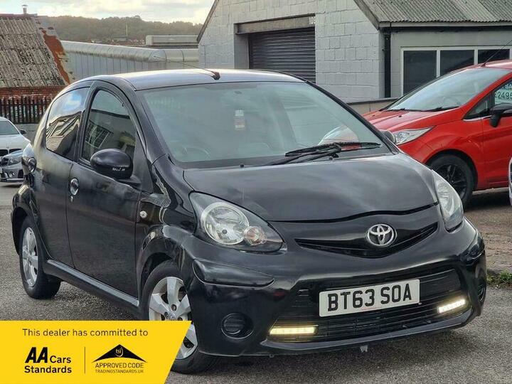 Toyota AYGO 1.0 VVT-i Move Euro 5 5dr Toyota AYGO 1.0 VVT-i Move Euro 5 5dr