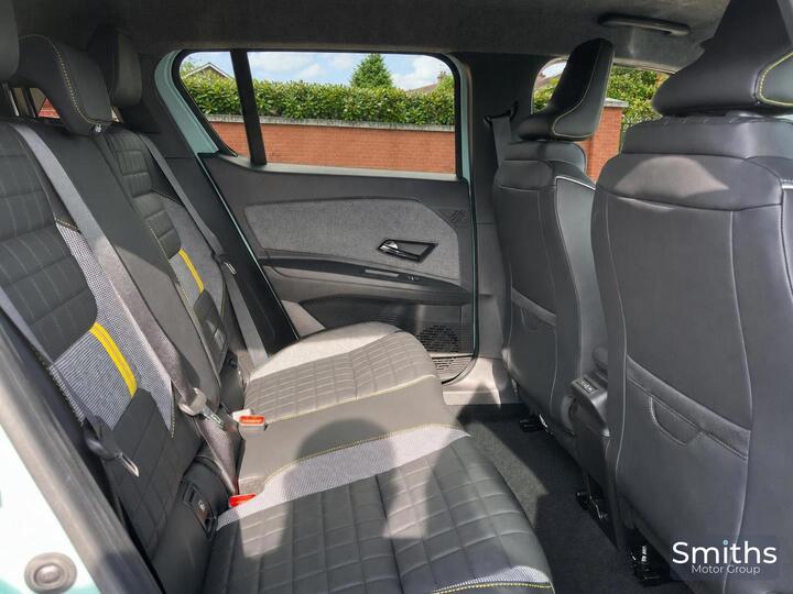 Renault 4 Comfort Range 52kWh Iconic+ Auto 5dr