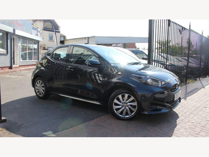 Toyota YARIS 1.5 VVT-h Icon E-CVT Euro 6 (s/s) 5dr