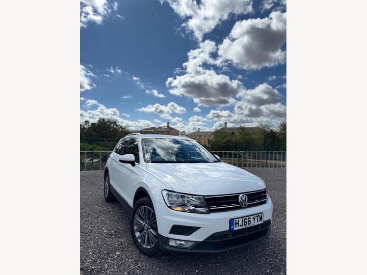 Volkswagen Tiguan 2.0 TDI BlueMotion Tech SE Navigation Euro 6 (s/s) 5dr