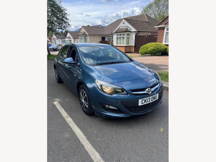 Vauxhall Astra 1.6 16v Exclusiv Auto Euro 5 5dr