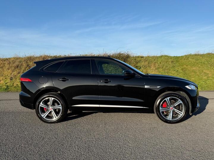 Jaguar F-PACE 3.0 D300 V6 S Auto AWD Euro 6 (s/s) 5dr Jaguar F-PACE 3.0 D300 V6 S Auto AWD Euro 6 (s/s) 5dr