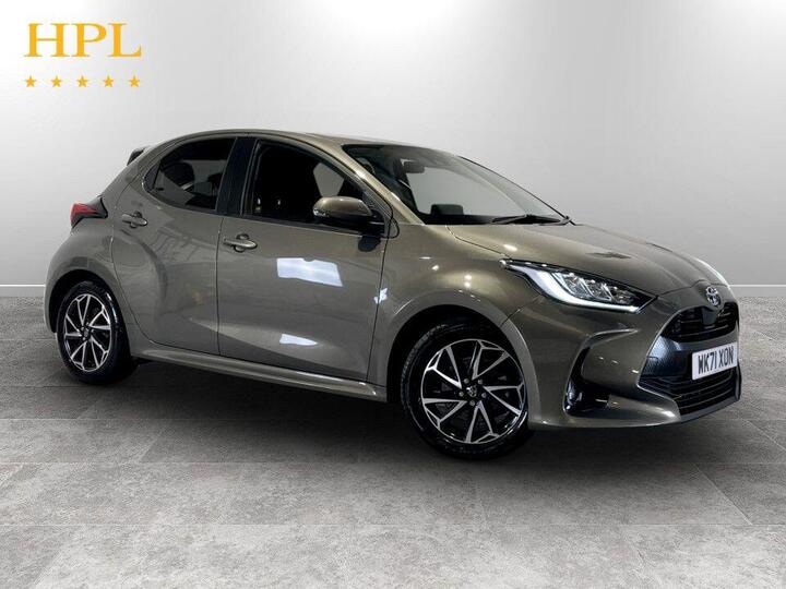 Toyota YARIS 1.5 VVT-h Design E-CVT Euro 6 (s/s) 5dr Toyota YARIS 1.5 VVT-h Design E-CVT Euro 6 (s/s) 5dr