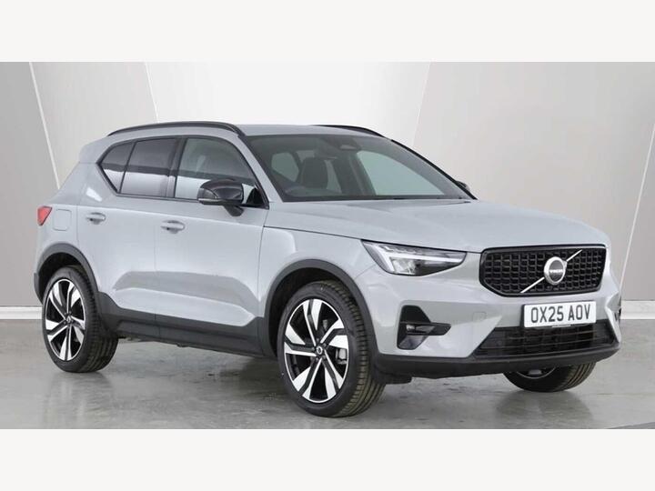 Volvo XC40 2.0 B4 MHEV Plus Dark DCT Auto Euro 6 (s/s) 5dr