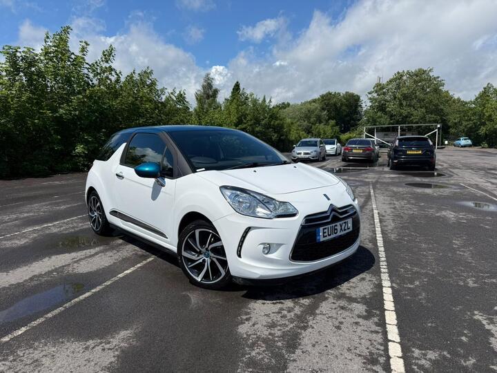 DS AUTOMOBILES DS 3 1.2 PureTech DStyle Nav Euro 6 (s/s) 3dr DS AUTOMOBILES DS 3 1.2 PureTech DStyle Nav Euro 6 (s/s) 3dr