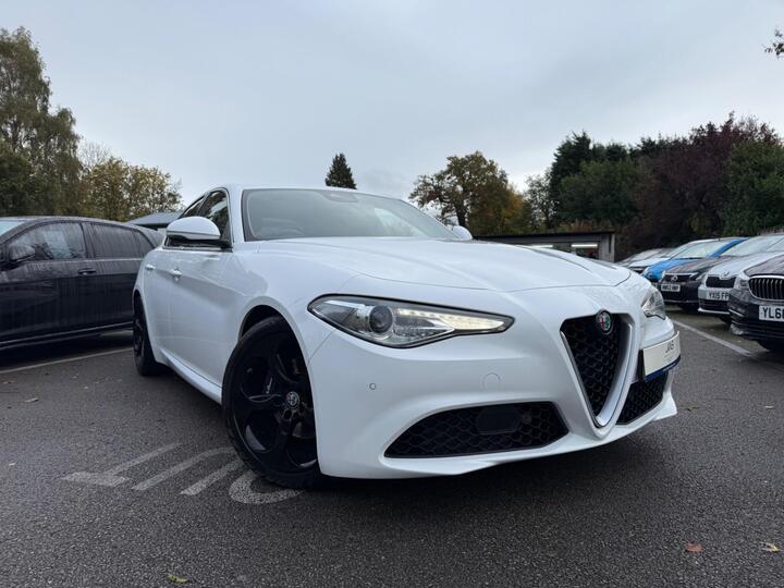 Alfa Romeo Giulia 2.2 TD Super Auto Euro 6 (s/s) 4dr Alfa Romeo Giulia 2.2 TD Super Auto Euro 6 (s/s) 4dr
