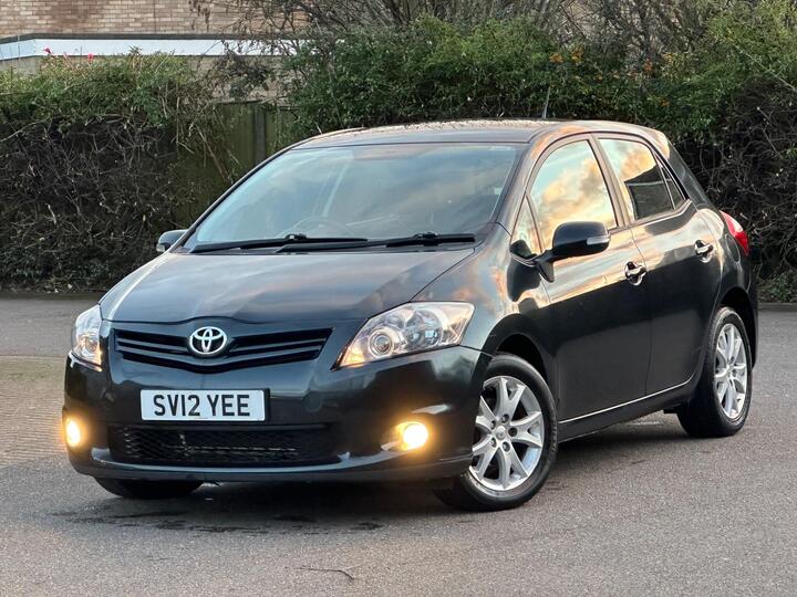 Toyota Auris 1.33 Dual VVT-i TR Euro 4 (s/s) 5dr Toyota Auris 1.33 Dual VVT-i TR Euro 4 (s/s) 5dr