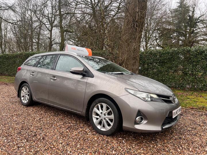 Toyota Auris 1.6 V-Matic Icon Touring Sports Euro 5 5dr Toyota Auris 1.6 V-Matic Icon Touring Sports Euro 5 5dr
