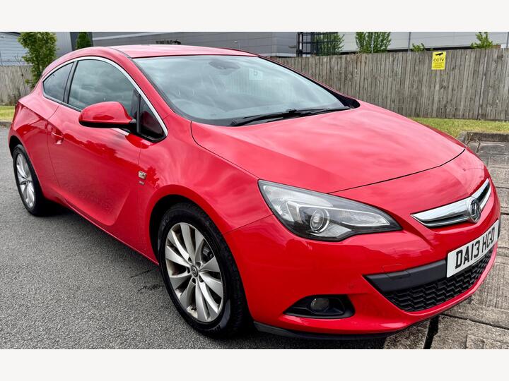 Vauxhall Astra GTC 2.0 CDTi SRi Euro 5 (s/s) 3dr Vauxhall Astra GTC 2.0 CDTi SRi Euro 5 (s/s) 3dr