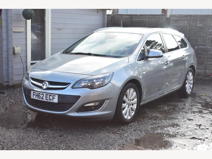 Vauxhall ASTRA 1.7 CDTi EcoFLEX SE Sports Tourer Euro 5 (s/s) 5dr Vauxhall ASTRA 1.7 CDTi EcoFLEX SE Sports Tourer Euro 5 (s/s) 5dr