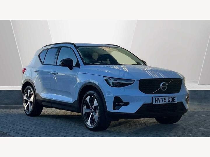 Volvo XC40 2.0 B3 MHEV Plus DCT Auto Euro 6 (s/s) 5dr