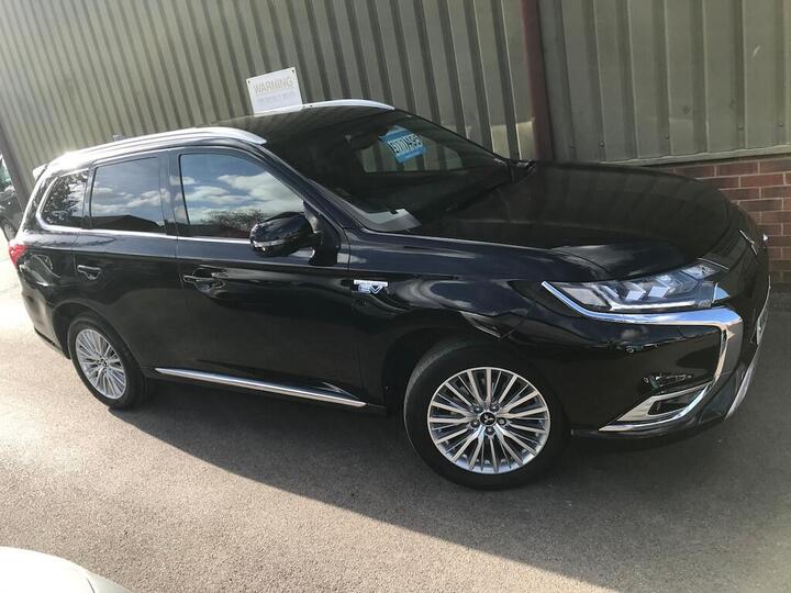Mitsubishi Outlander 2.4h TwinMotor 13.8kWh 5h CVT 4WD Euro 6 (s/s) 5dr