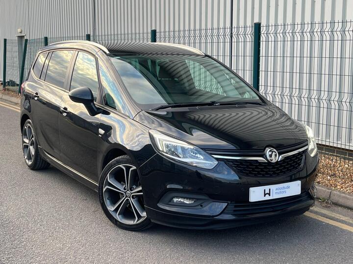 Vauxhall Zafira Tourer 1.6 CDTi EcoFLEX SRi Nav Euro 6 (s/s) 5dr Vauxhall Zafira Tourer 1.6 CDTi EcoFLEX SRi Nav Euro 6 (s/s) 5dr