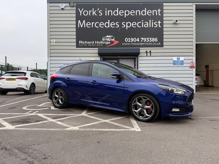 Ford Focus 2.0T EcoBoost ST-3 Euro 6 (s/s) 5dr