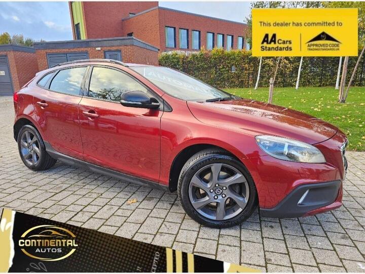 Volvo V40 Cross Country 1.6 D2 Lux Powershift Euro 5 (s/s) 5dr Volvo V40 Cross Country 1.6 D2 Lux Powershift Euro 5 (s/s) 5dr
