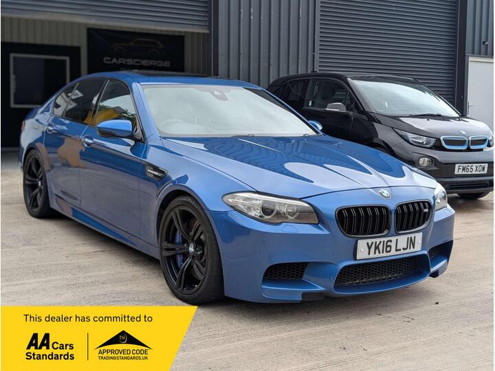 BMW M5 4.4 V8 DCT Euro 6 (s/s) 4dr