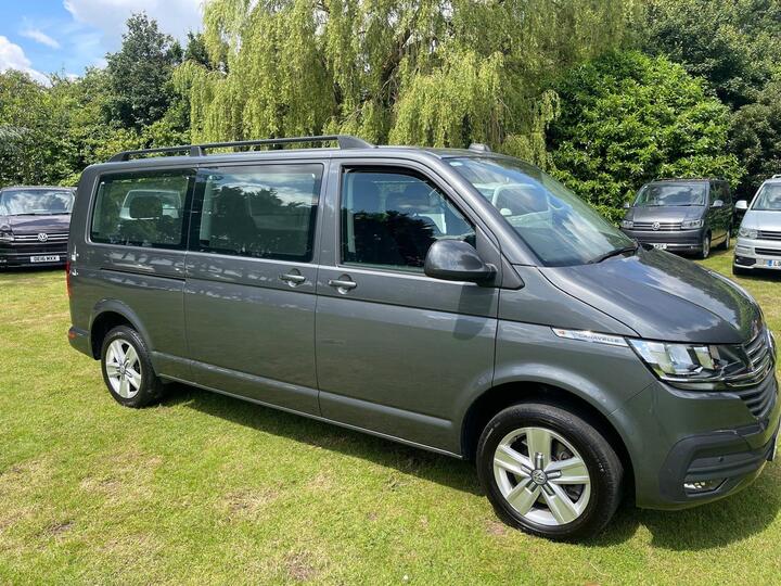 Volkswagen Caravelle 2.0 TDI SE DSG Euro 6 (s/s) 5dr Volkswagen Caravelle 2.0 TDI SE DSG Euro 6 (s/s) 5dr