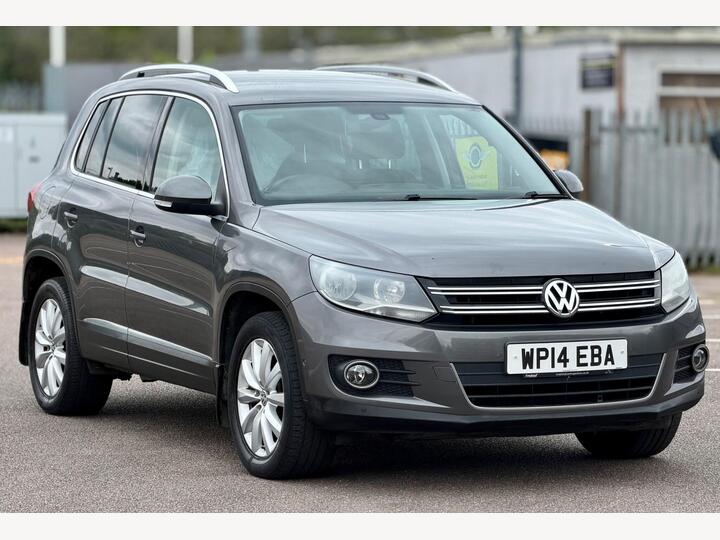 Volkswagen Tiguan 2.0 TDI BlueMotion Tech Match 4WD Euro 5 (s/s) 5dr Volkswagen Tiguan 2.0 TDI BlueMotion Tech Match 4WD Euro 5 (s/s) 5dr