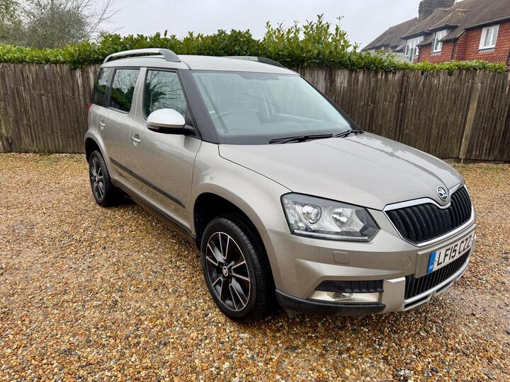 Skoda Yeti 2.0 TDI Elegance Outdoor DSG 4WD Euro 5 5dr