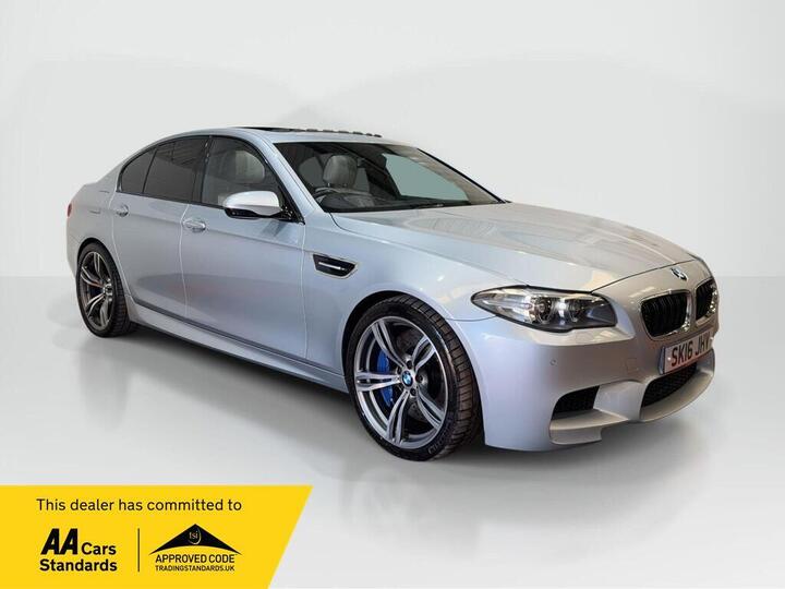 BMW M5 4.4 V8 DCT Euro 6 (s/s) 4dr