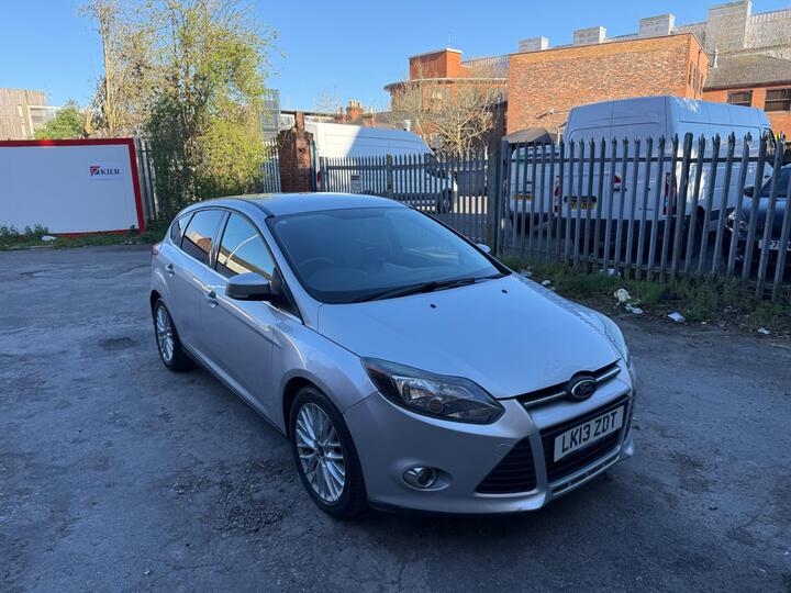 Ford Focus 1.0T EcoBoost Zetec Euro 5 (s/s) 5dr