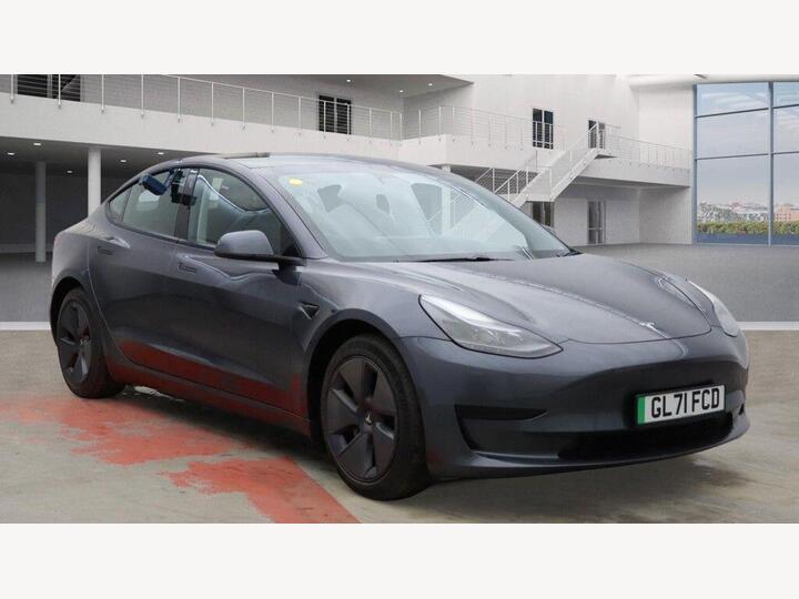 Tesla Model 3 Standard Range Plus Auto RWD 4dr