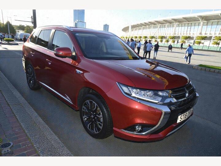Mitsubishi Outlander 2.0h 12kWh 4h CVT 4WD Euro 6 (s/s) 5dr