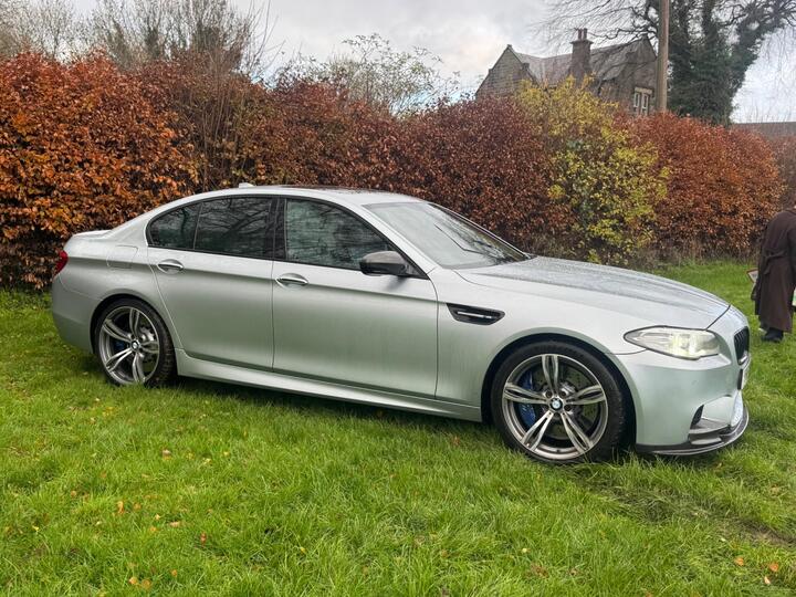 BMW M5 4.4 V8 DCT Euro 6 (s/s) 4dr