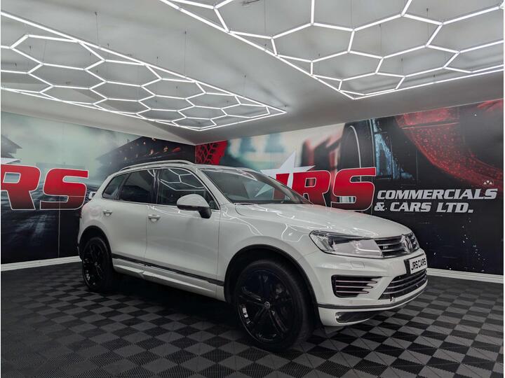 Volkswagen TOUAREG 3.0 TDI V6 BlueMotion Tech R-Line Plus Tiptronic 4WD Euro 6 (s/s) 5dr