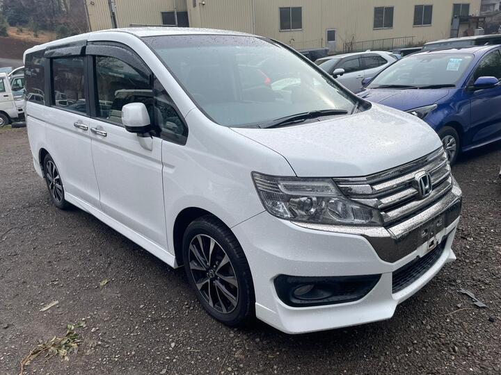 Honda Stepwagon COOL SPADA 2.0 PETROL AUTOMATIC 8 SEATS