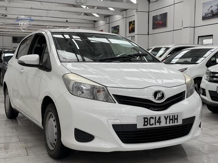 Toyota Yaris 1.0 PETROL AUTOMATIC 5dr Vitz Toyota Yaris 1.0 PETROL AUTOMATIC 5dr Vitz